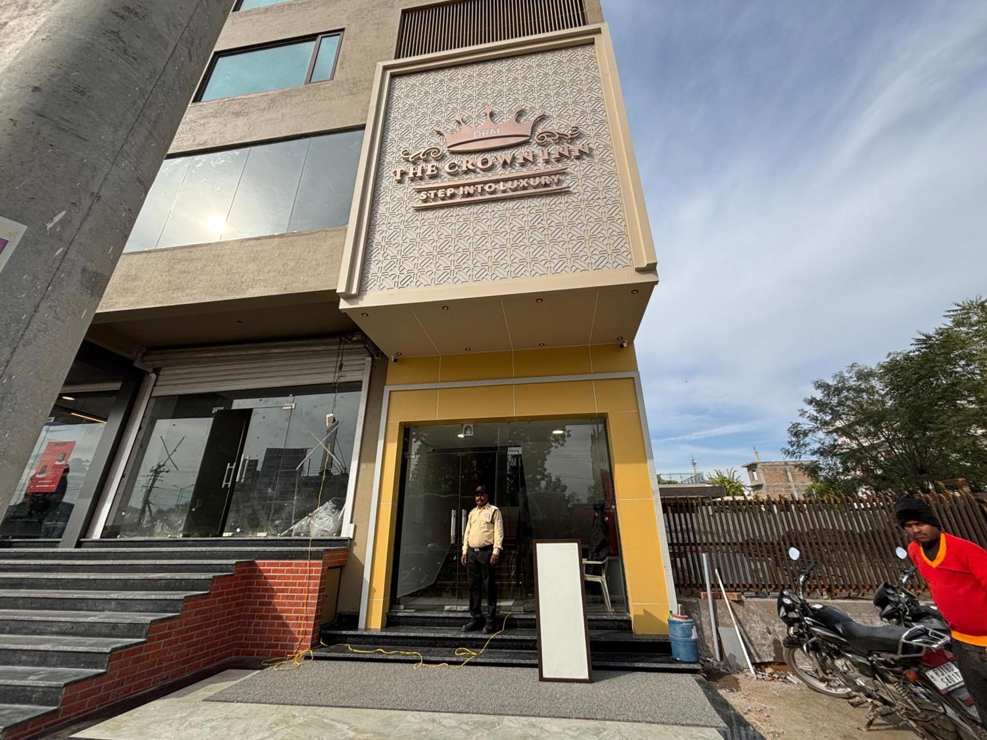 Hotel The Crown Inn Jhunjhunu Exterior foto